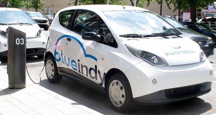 新能源汽車利好不斷 部分重倉基金存機會