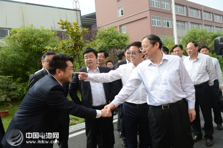 安徽省省長王學(xué)軍深入國軒高科調(diào)研 李縝陪同參觀