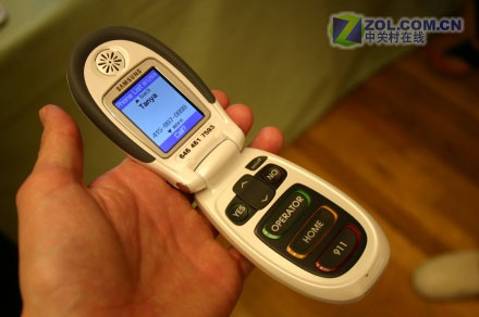 三星再推老年智能手機 細分市場能否脫穎而出？ 