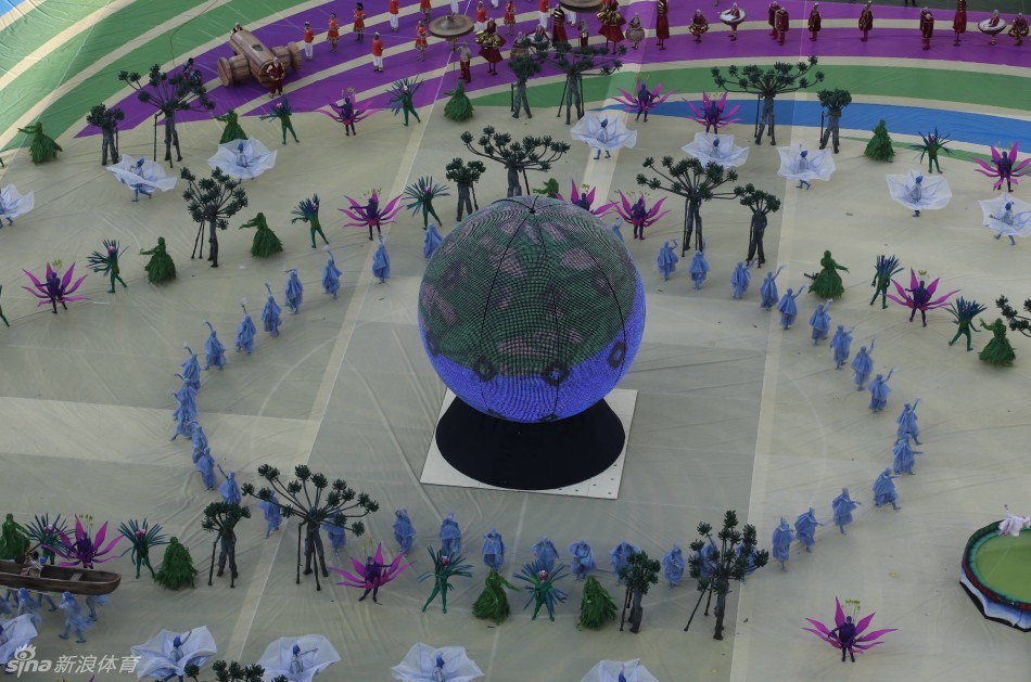 世界杯：中國制造真賺了 還是花錢買吆喝？