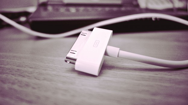 澳洲雪梨女性遭電死 澳洲禁售不符合標(biāo)準(zhǔn)USB充電器