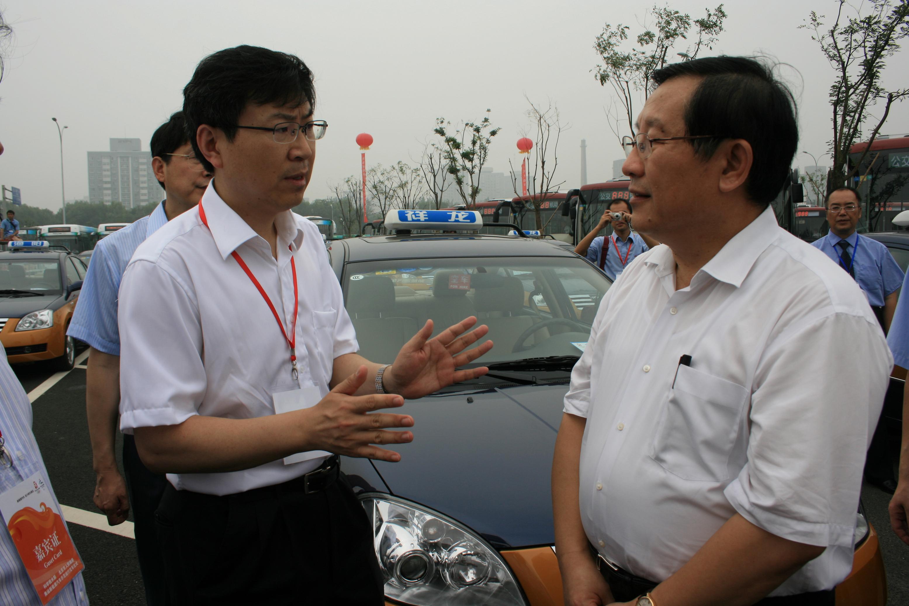 萬(wàn)鋼：關(guān)于電動(dòng)汽車(chē)?yán)孟⒁欢ㄊ菍映霾桓F