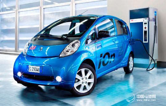 墨柯:中國應該有自己的新能源車充電樁標準 墨柯:中國應該有自己的新能源車充電樁標準