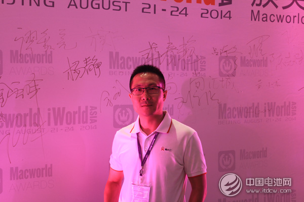 電小二攜手“特斯拉”亮相數字世界展會引轟動