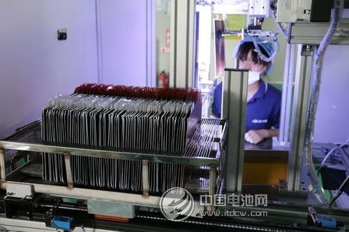 謹防新能源汽車產業“空心化”  別把最該鼓勵的忘了