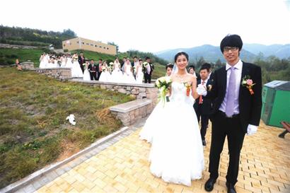 特斯拉跑車當婚車純電動車隊不排氣 特斯拉跑車當婚車純電動車隊不排氣