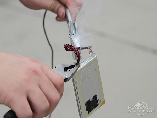 攜帶移動電源上飛機  先了解安全問題與規定