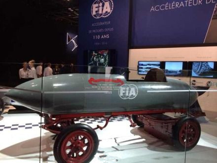 巴黎驚現(xiàn)世界上首輛時(shí)速超過百公里電動(dòng)汽車 巴黎驚現(xiàn)世界上首輛時(shí)速超過百公里電動(dòng)汽車