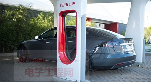 比亞迪電動車電池 PK 特斯拉電動車電池 到底誰才是王牌？