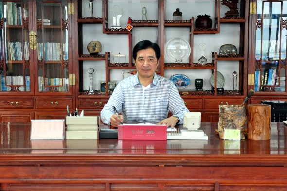 天康集團(tuán)董事長(zhǎng)趙寬