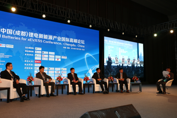 互動(dòng):行業(yè)權(quán)威人士共同探討新能源汽車產(chǎn)業(yè)發(fā)展熱點(diǎn)問(wèn)題 互動(dòng):行業(yè)權(quán)威人士共同探討新能源汽車產(chǎn)業(yè)發(fā)展熱點(diǎn)問(wèn)題