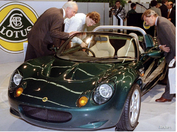 特斯拉誕生內幕曝光：創新、背叛和電動跑車