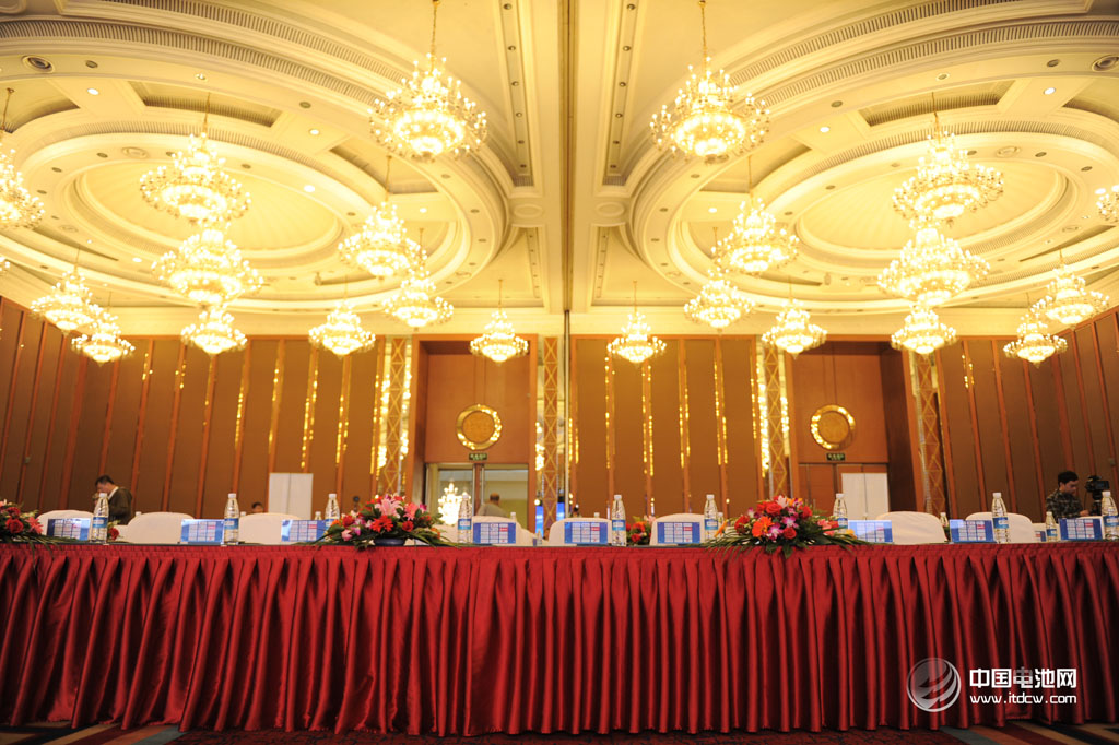 2014年第二屆中國(成都)鋰電新能源產業國際高峰論壇 2014年第二屆中國(成都)鋰電新能源產業國際高峰論壇