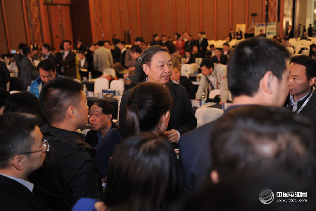 2014年第二屆中國(guó)（成都）鋰電新能源產(chǎn)業(yè)國(guó)際高峰論壇