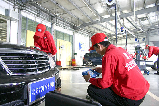 EV、PHEV路線之辯何時休？政府尚未明確答復