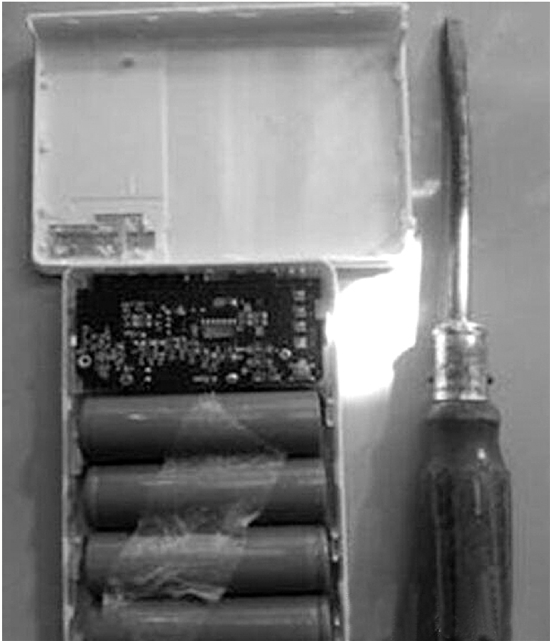 40元充電寶只能充一次 拆開里面竟然裝著4節(jié)電池