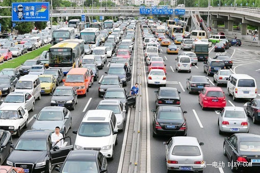 改善空氣 北京計劃3年增15萬輛電動車 改善空氣 北京計劃3年增15萬輛電動車