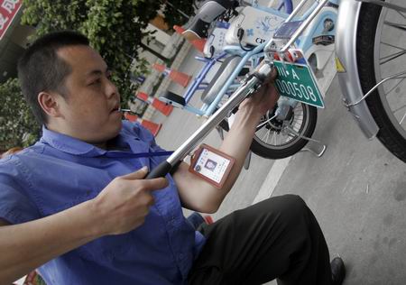 電動車行業(yè)強(qiáng)勢洗牌 專家：有企業(yè)倒閉很正常