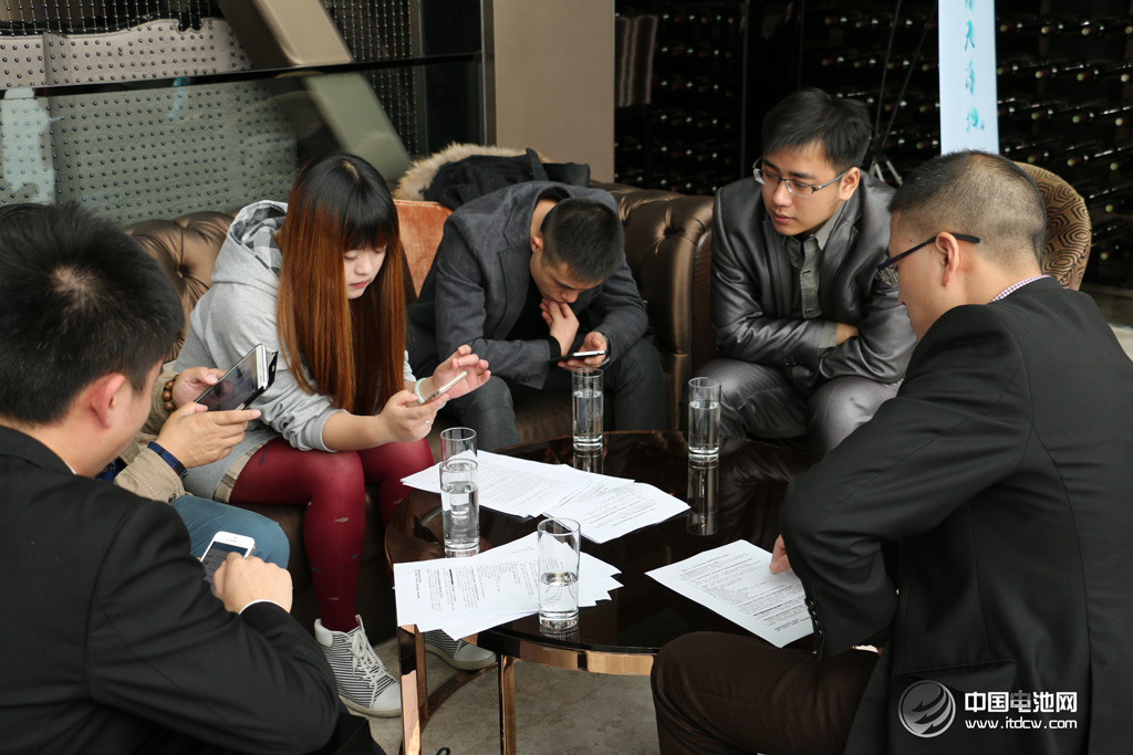 蘋果iPhone天生伴侶 深圳倍斯特推出小蘋果移動電源 蘋果iPhone天生伴侶 深圳倍斯特推出小蘋果移動電源