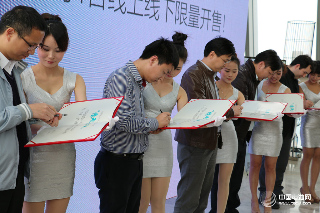 蘋果iPhone天生伴侶 深圳倍斯特推出小蘋果移動電源 蘋果iPhone天生伴侶 深圳倍斯特推出小蘋果移動電源