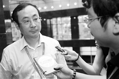 張進華：新能源汽車產業必須“縱橫聯合”