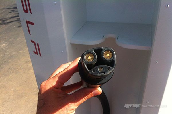 寶馬大眾聯(lián)手在美建快充網(wǎng)絡 向所有用戶開放使用 寶馬大眾聯(lián)手在美建快充網(wǎng)絡 向所有用戶開放使用