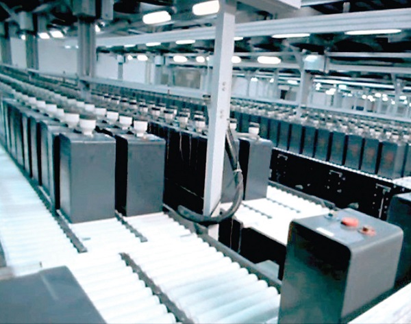 產(chǎn)學(xué)研合作成果：鉛碳蓄電池首次用于牽引機(jī)車