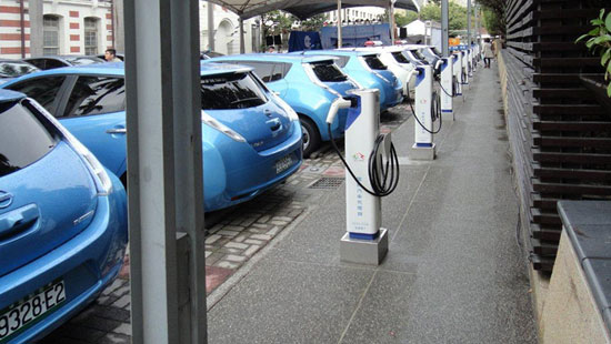 成本高規劃缺 新能源車公共充電樁建設艱難 成本高規劃缺 新能源車公共充電樁建設艱難