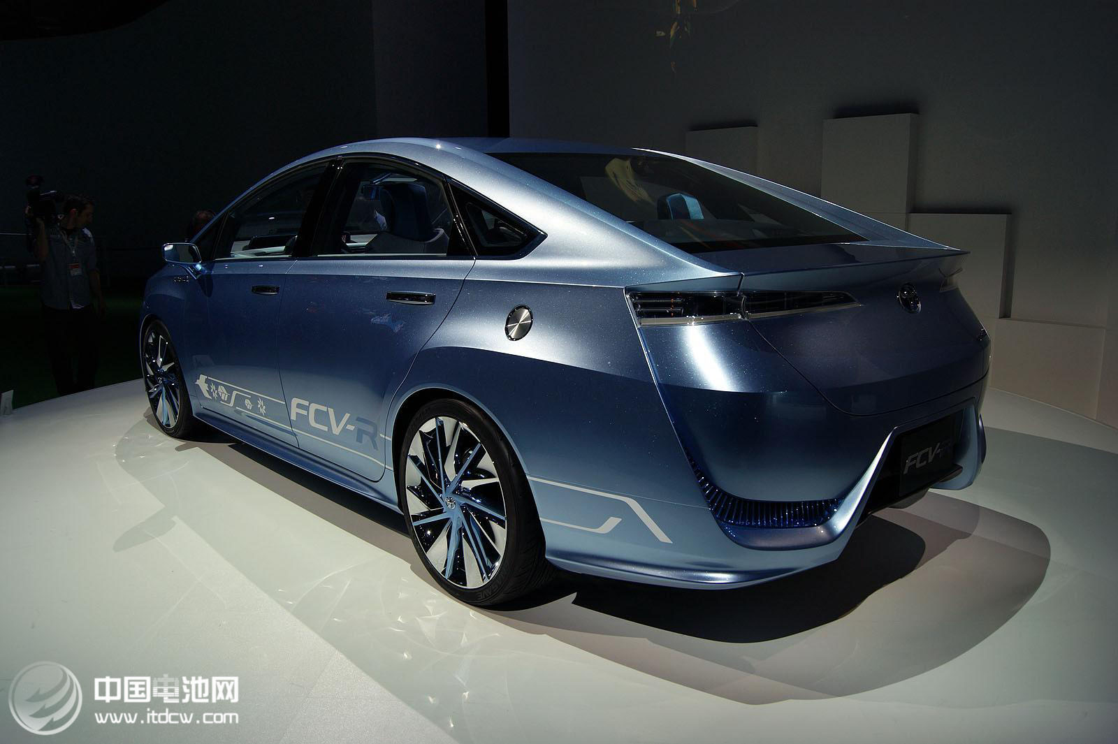 燃料電池車(FCV) 燃料電池車(FCV)