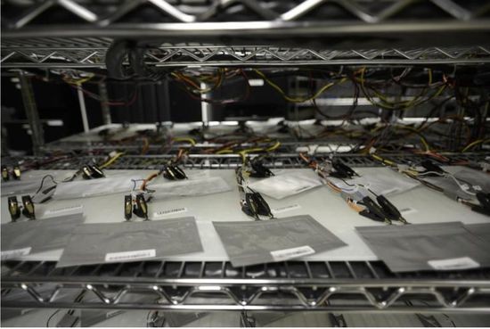 液態鋰電池續航遇瓶頸 固態電池欲頂其位? 液態鋰電池續航遇瓶頸 固態電池欲頂其位?