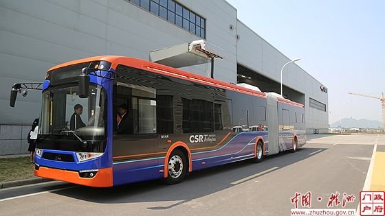 中國南車株機全球首創10秒級閃充儲能式電車