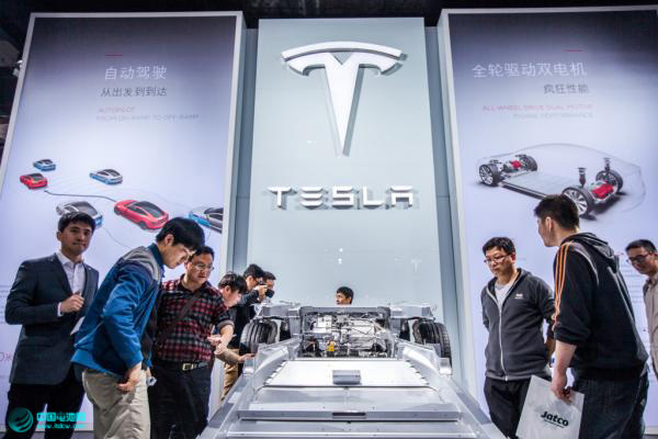 特斯拉發(fā)布儲(chǔ)能電池：可供家用商用公用 今夏交付