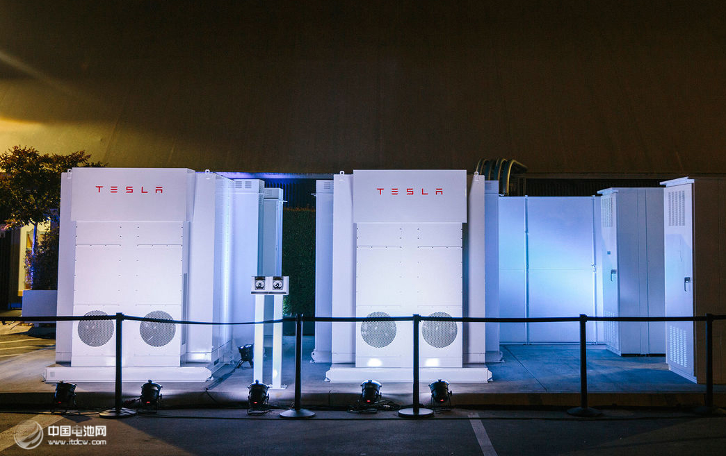 特斯拉插手固定型儲能電池市場 能否改變游戲規(guī)則? 特斯拉插手固定型儲能電池市場 能否改變游戲規(guī)則?