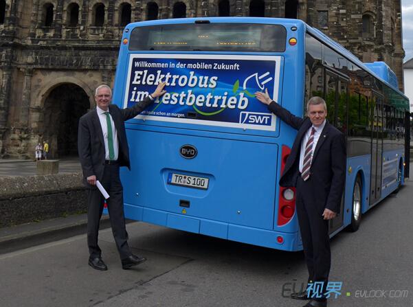 再傳綠色夢想 比亞迪純電動大巴駛?cè)氲聡鴼v史古城 再傳綠色夢想 比亞迪純電動大巴駛?cè)氲聡鴼v史古城