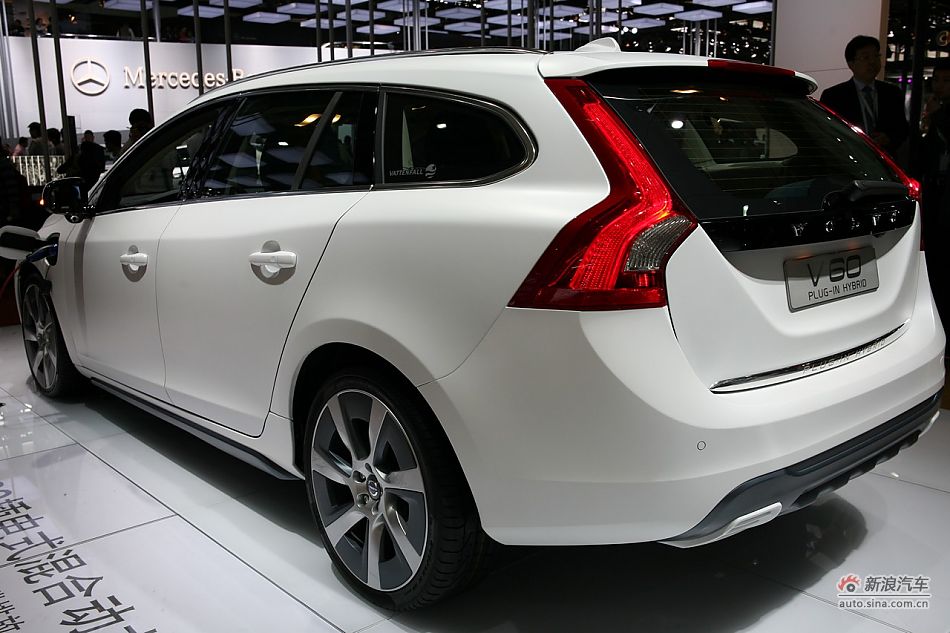 從悄無聲息到浪潮迭起 新能源汽車用政策豪賭市場