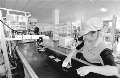 關(guān)鍵產(chǎn)品嚴(yán)重依賴進(jìn)口  我國(guó)電子材料產(chǎn)業(yè)亟待升級(jí)