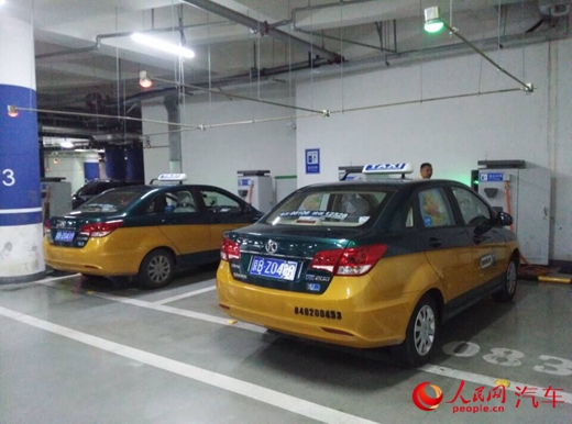 政府補(bǔ)貼未落實(shí) 充電樁運(yùn)營(yíng)商離盈利還很遠(yuǎn) 政府補(bǔ)貼未落實(shí) 充電樁運(yùn)營(yíng)商離盈利還很遠(yuǎn)