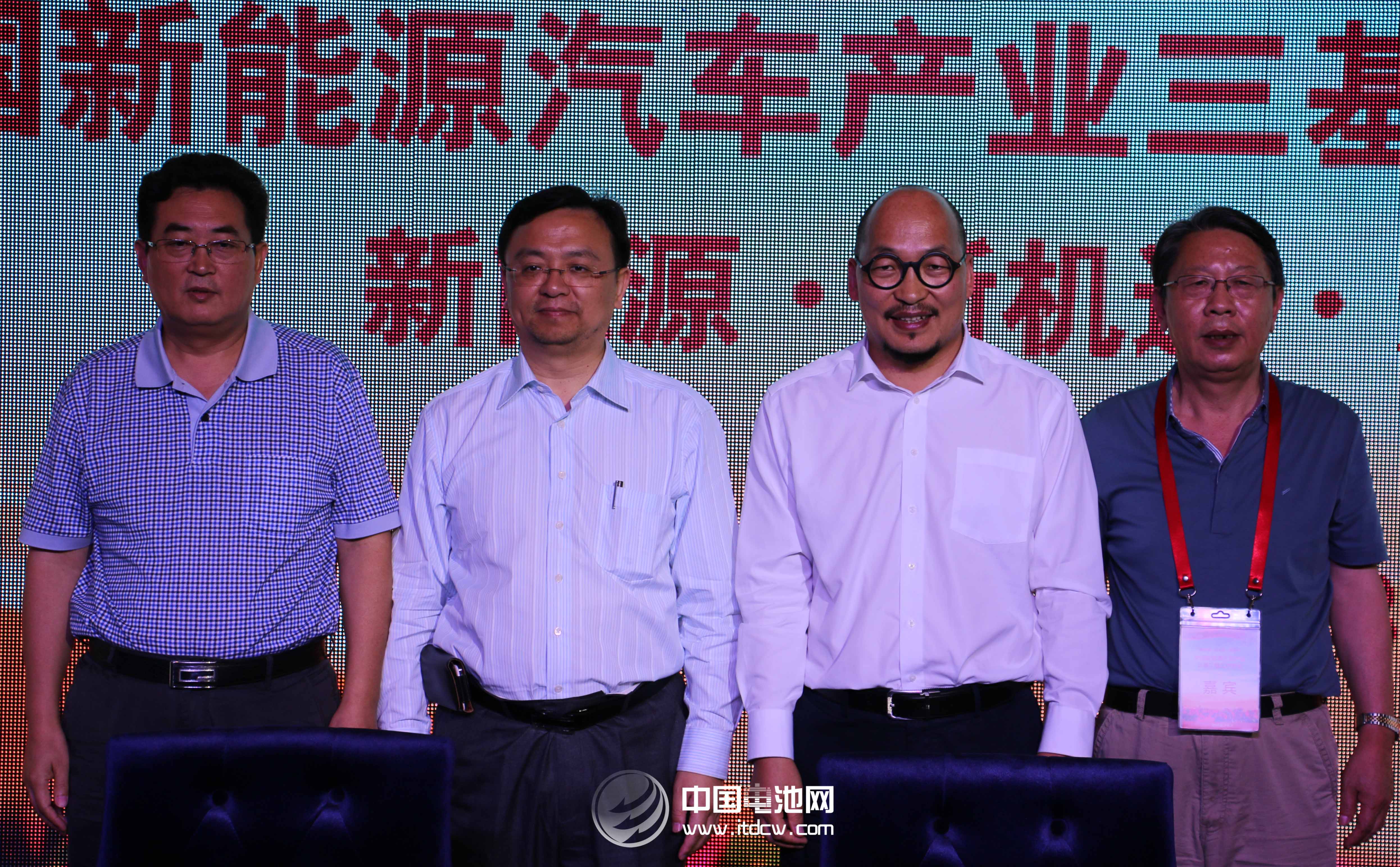 中國電池網資料圖片:中科招商董事長單祥雙 中國電池網資料圖片:中科招商董事長單祥雙