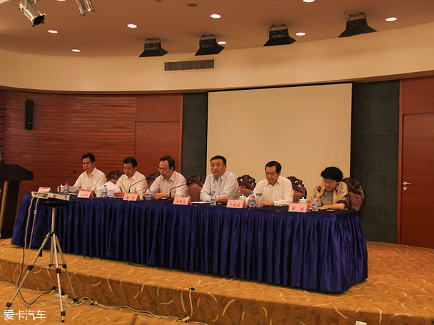 江蘇新能源汽車現(xiàn)狀:以電動(dòng)大巴和充電樁為主 江蘇新能源汽車現(xiàn)狀:以電動(dòng)大巴和充電樁為主