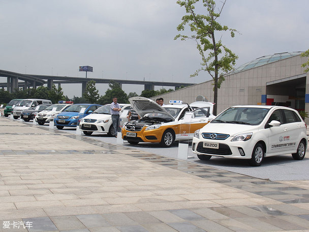 江蘇新能源汽車現狀:以電動大巴和充電樁為主 江蘇新能源汽車現狀:以電動大巴和充電樁為主