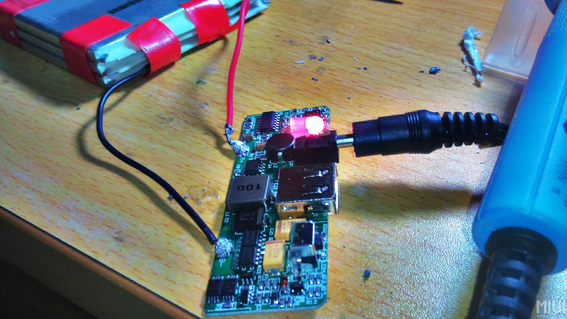 移動電源質量抽檢無一合格 國標難產致亂象叢生 移動電源質量抽檢無一合格 國標難產致亂象叢生