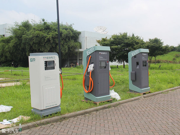 廣州將大規模安裝充電樁 推廣萬臺新能源汽車