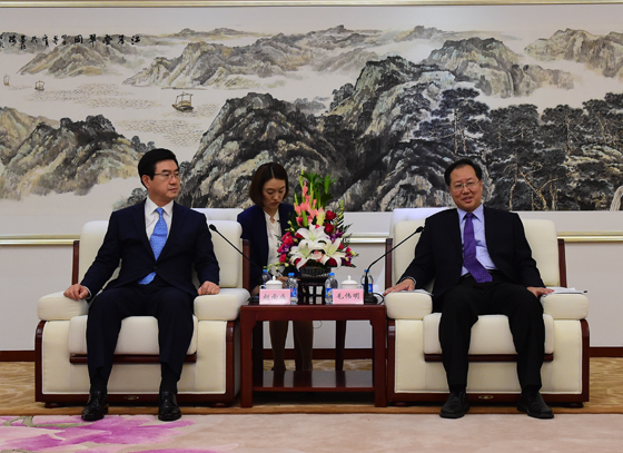 工信部副部長(zhǎng)毛偉明會(huì)見(jiàn)韓國(guó)三星SDI總裁趙南成