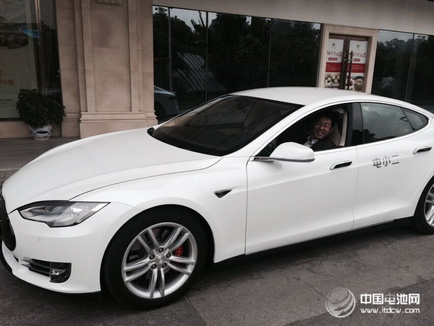 特斯拉遭遇瓶頸將投產超級電池工廠  資金鏈存隱憂