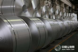 動力鋰電池正極片:鋁箔應用潛力巨大 動力鋰電池正極片:鋁箔應用潛力巨大