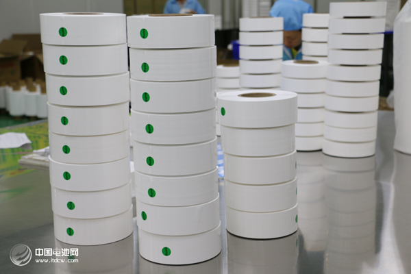鋰電池隔膜趨于輕薄化 我國產(chǎn)量占世界近一半 鋰電池隔膜趨于輕薄化 我國產(chǎn)量占世界近一半