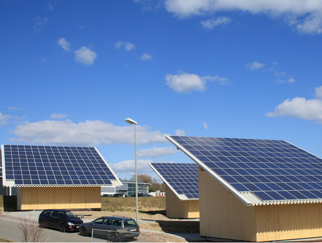 多晶硅加工貿(mào)易進(jìn)口“限令”實施一周年 光伏上下游業(yè)績兩重天