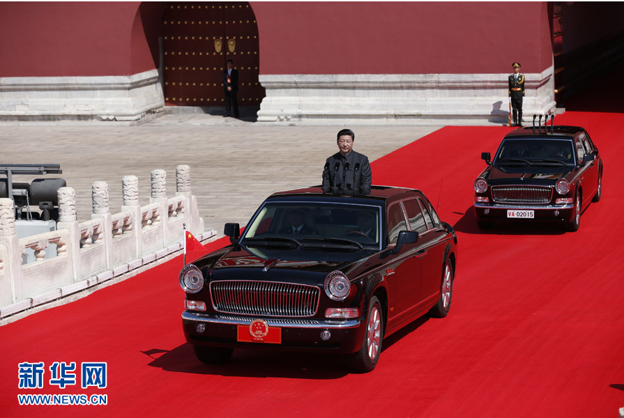 勝利日大閱兵：習近平坐國產紅旗車檢閱部隊 