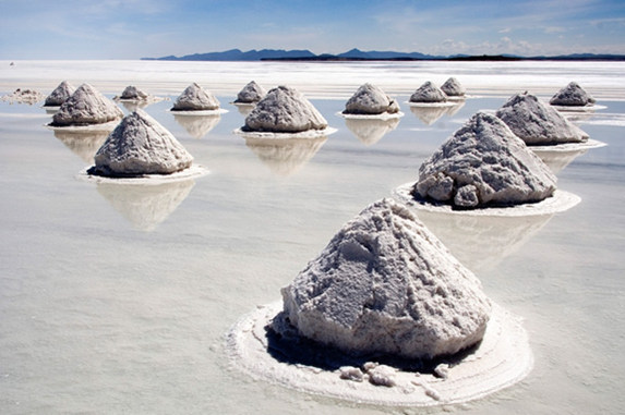 動力電池需求拉動鋰礦及基礎鋰鹽上市公司業績大增 動力電池需求拉動鋰礦及基礎鋰鹽上市公司業績大增
