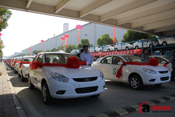 合肥乘坐電動出租車每公里或多掏0.2元 實(shí)行同城同價(jià)